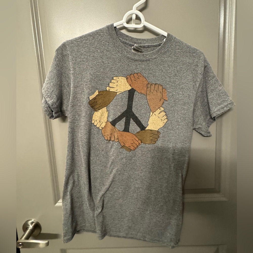 Peace Sign Tee Size S